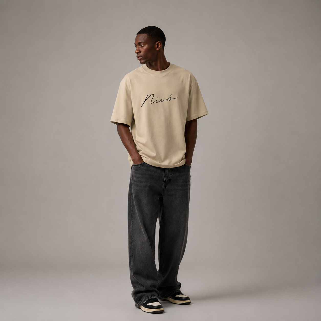 NIVÓ®oversize T-Shirt mit Signatur / BEIGE