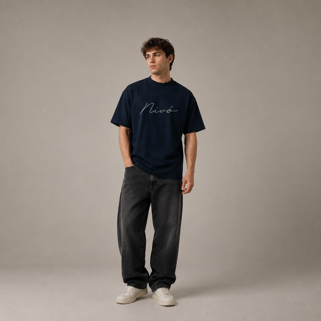 NIVÓ®oversize T-Shirt mit Signatur / NAVY