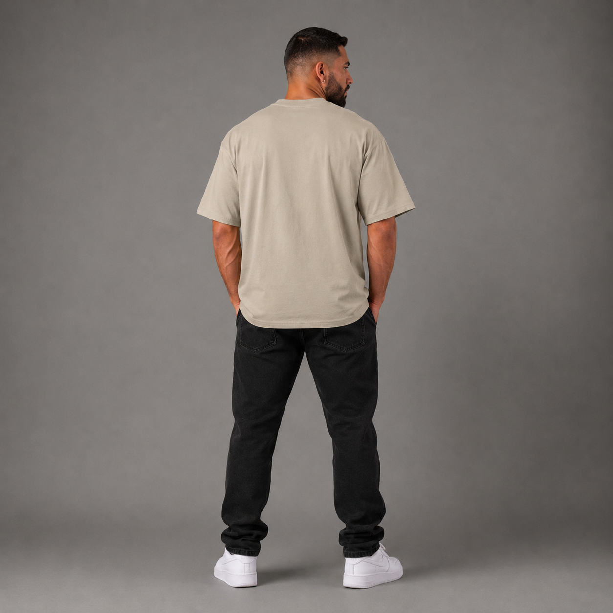 NIVOCLO®01’ T-Shirt / BEIGE