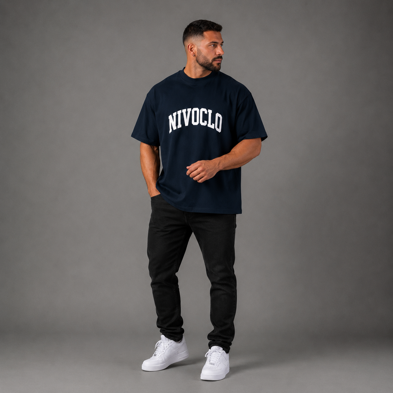 NIVOCLO®01’ T-Shirt / NAVY