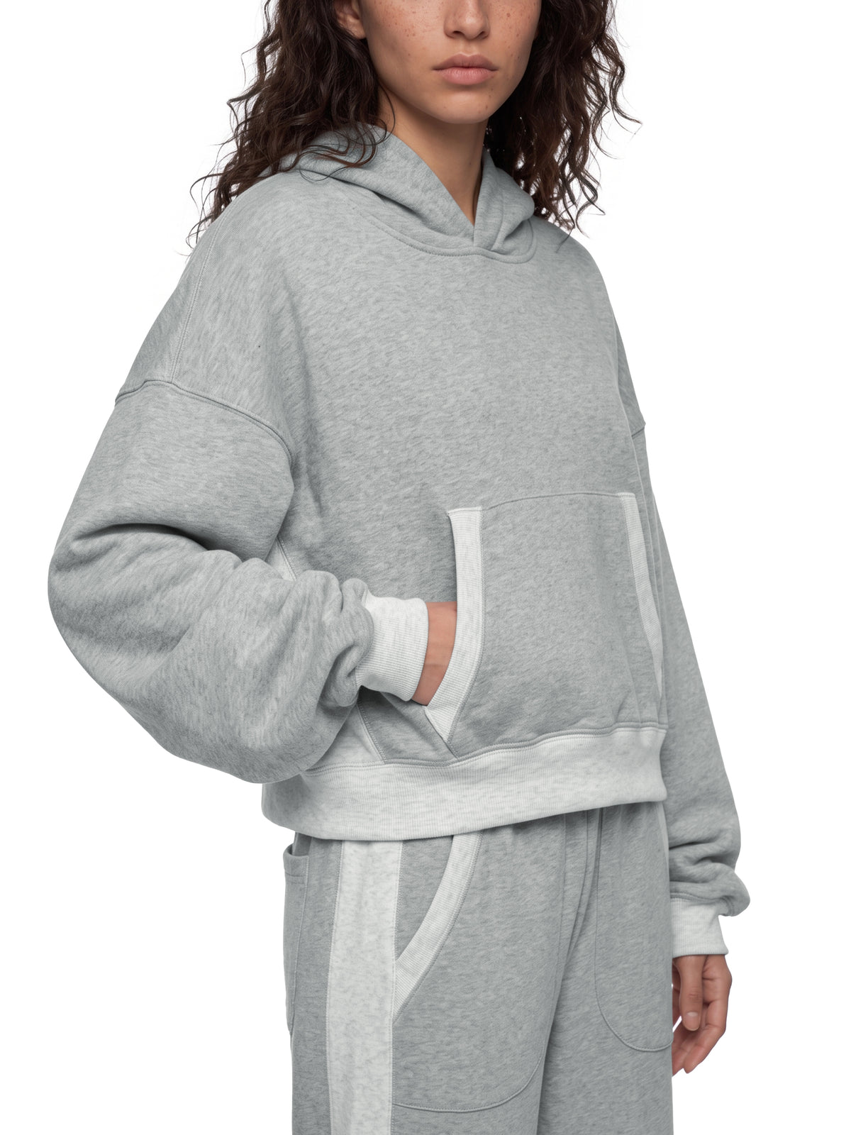 BASICHOODIEWOMEN,BASICWOMEN,WOMEN